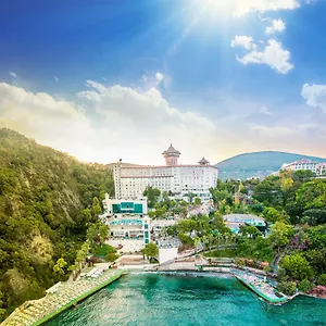 https://ladonia-hotels-adakule.aegeanhotels.net