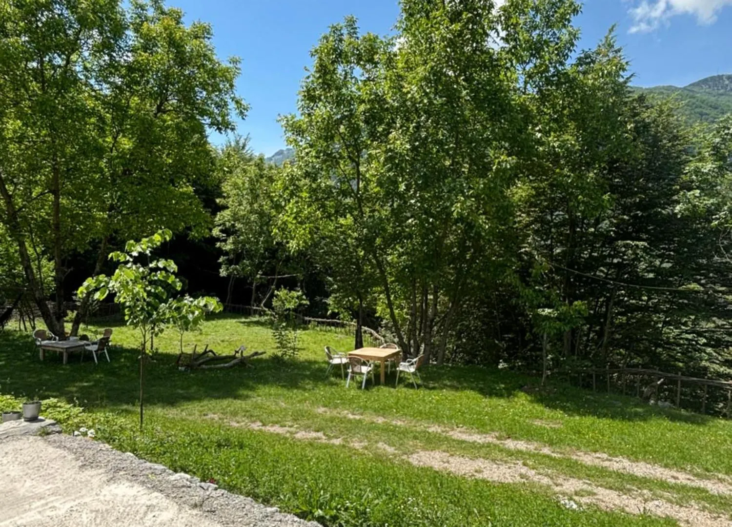 Guest house Magic Space Petros Skafias Theth Albania